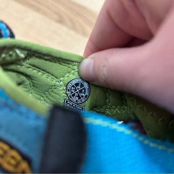 Keen Sandals Sz 2 Blue Green Youth Caged Closed Toe Outdoors Hiking - Picture 7 of 7